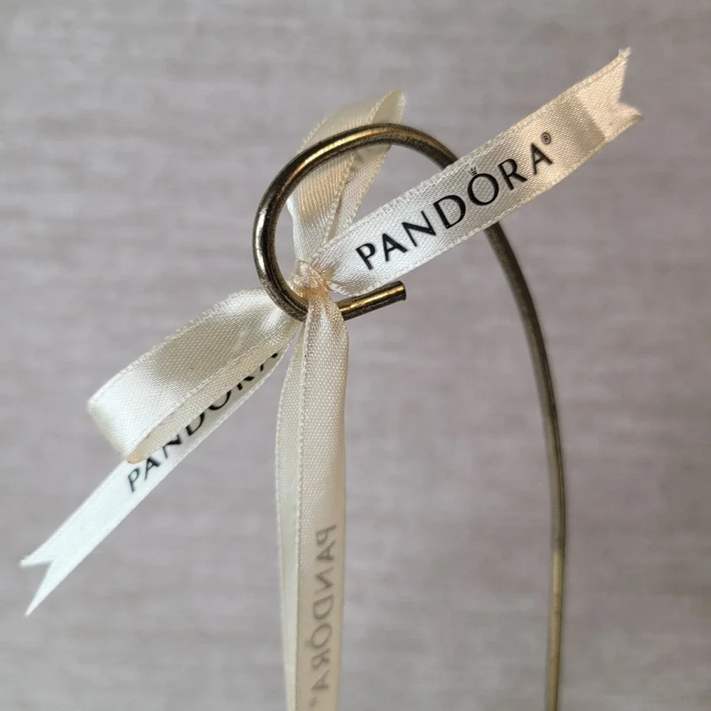 Pandora 2016 Limited Edition Jared Wreath Christmas Ornament White Ceramic RARE
